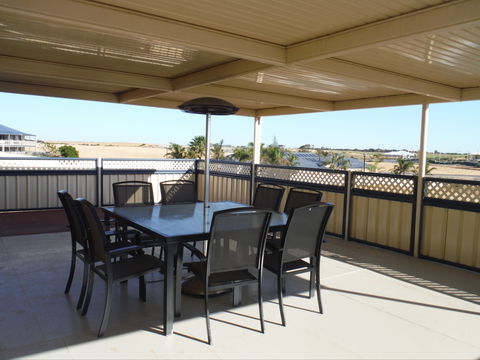Deck To Sea - Accommodation Australia 0