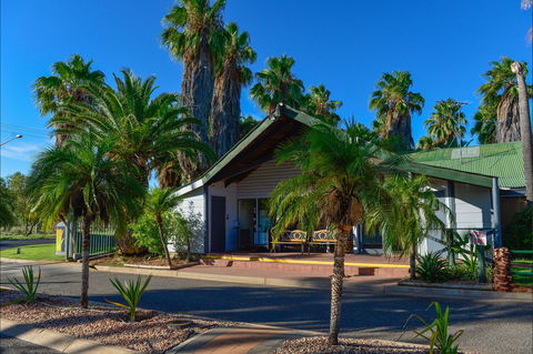 Desert Palms Alice Springs - Australia Shopping 2