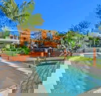 Flynns Beach Retreat - Local Tourism