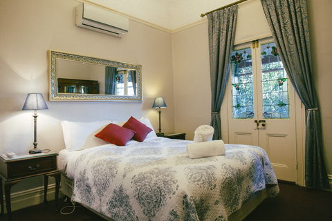 Glenella Guesthouse - Local Tourism 0