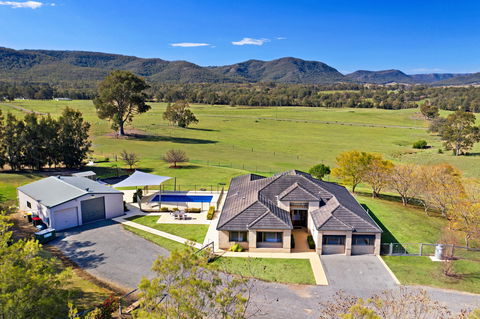 Hillbrook Estate - Local Tourism 0