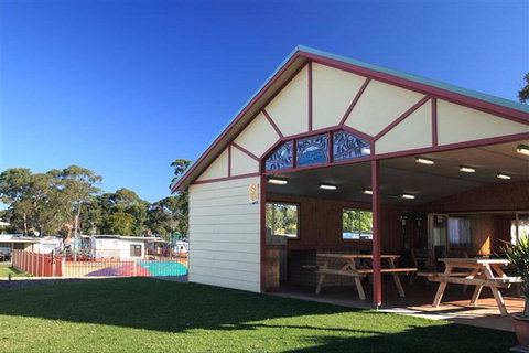 Holiday Haven Swan Lake - Local Tourism 1