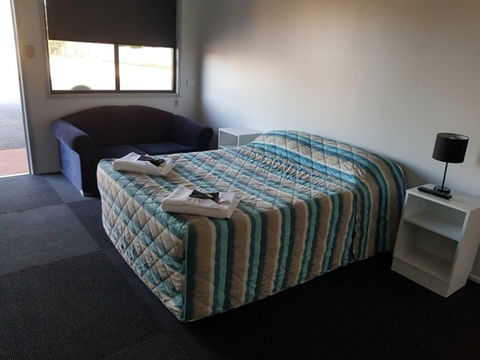 Lamington Hotel Motel - Local Tourism 2