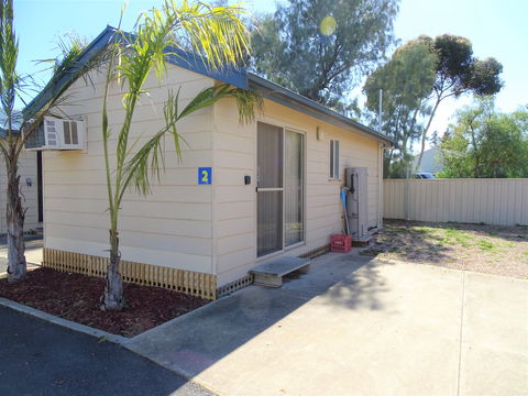 Moonta Bay Cabins - Cabin 2 - Australia Shopping 0
