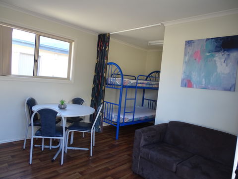 Moonta Bay Cabins - Cabin 2 - Australia Shopping 2