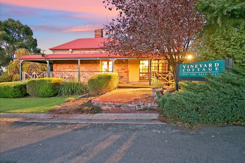 Mt Bera Vineyard Cottage BnB - Accommodation Australia 1