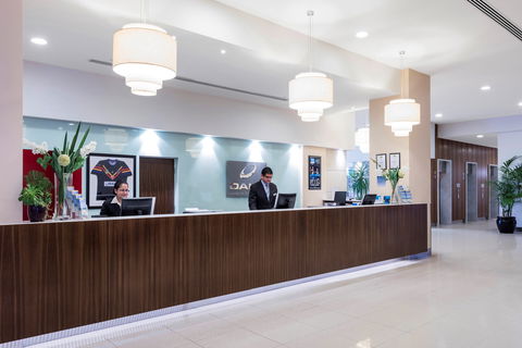 Oaks Glenelg Plaza Pier Suites - Accommodation Australia 1