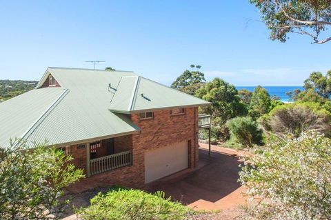 Ocean House - Accommodation Australia 0