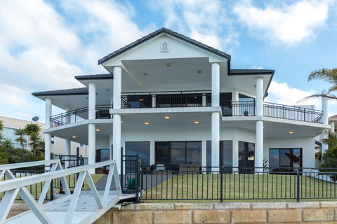 Port Lincoln Marina Luxury Escape - Accommodation Australia 1
