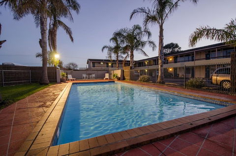 Red Carpet Motel - Accommodation Australia 1