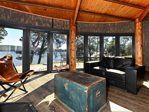 Taylors Bay Cottage - Local Tourism 2