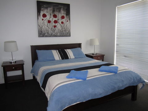 The Waterfront Dolphin - Accommodation Australia 2