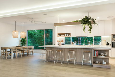 The Vines - Local Tourism 1