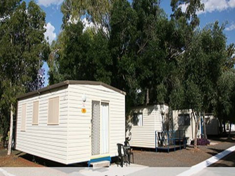 Westview Caravan Park - Open For Essential Travel Only - Local Tourism 1