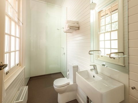 Yarrangobilly Caves House: Guest Rooms - Local Tourism 2