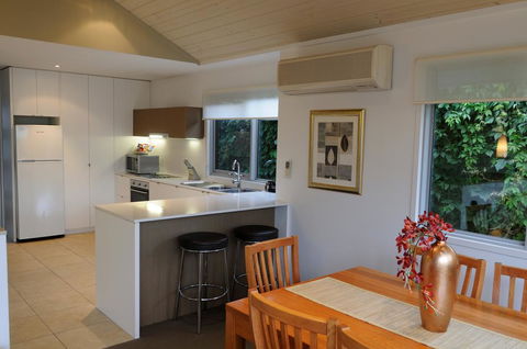 The Victoria Port Fairy - Accommodation Australia 8