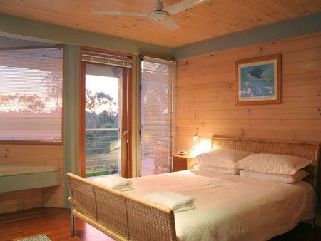 Bombah Point Eco Cottages - Accommodation Australia 1