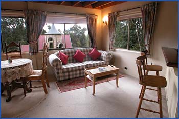 A Camelot Tower And Penthouse - Accommodation Australia 4