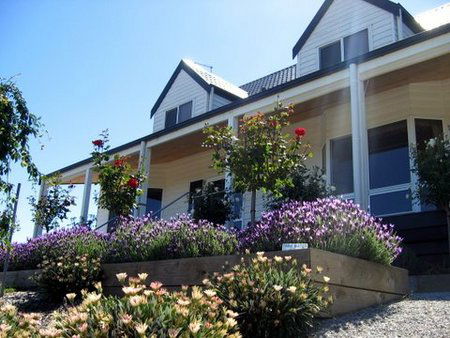 Canadian VIC Accommodation Australia