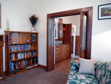 Trafalgar Cottage - Accommodation Australia 2