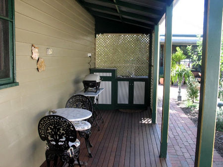 Trafalgar Cottage - Accommodation Australia 4