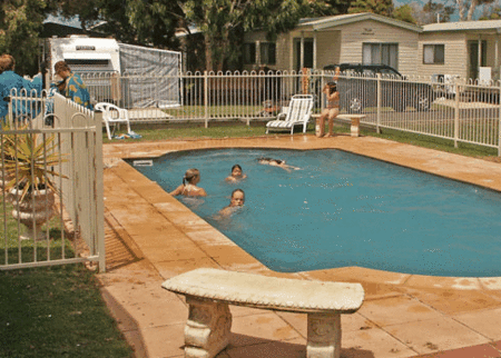 Apollo Bay Holiday Park - Bed n Breakfasts 0