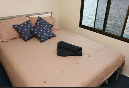Boyds Bay Houseboat Holidays - Australia Shopping 4