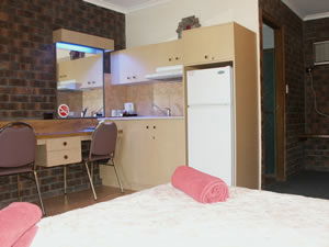 City Lights Motel - Australia Shopping 2