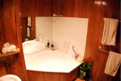 Waratah Park Country House - Local Tourism 3