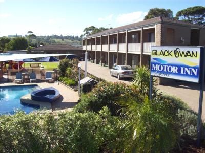 Black Swan Motor Inn - Accommodation Australia 1