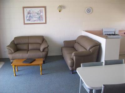 Black Swan Motor Inn - Accommodation Australia 5
