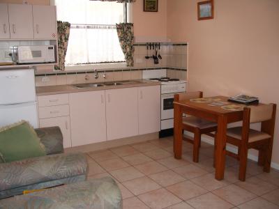 Lakes Entrance Holiday Units - Local Tourism 4