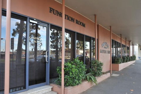 Barclay On View Motor Inn - Local Tourism 4