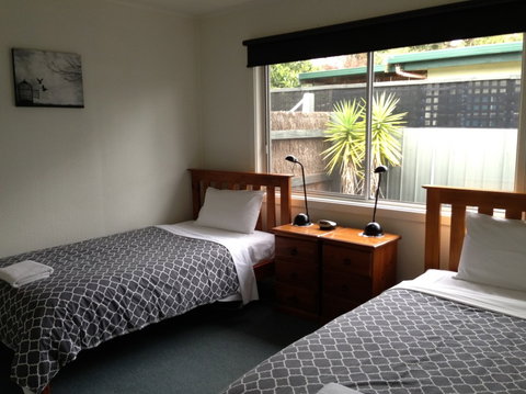 Phillip Island Cottages - Local Tourism 1