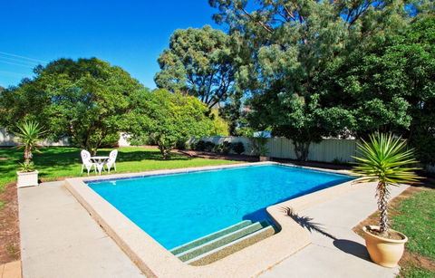 Wattle Motel - Accommodation Australia 0