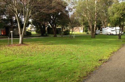 Moe Gardens Caravan Park - Local Tourism 4