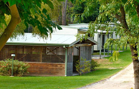 A Wangralea Caravan Park - Accommodation Australia 2