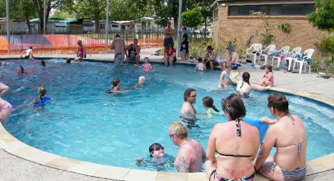 Cohuna Waterfront Holiday Park - Australia Shopping 2