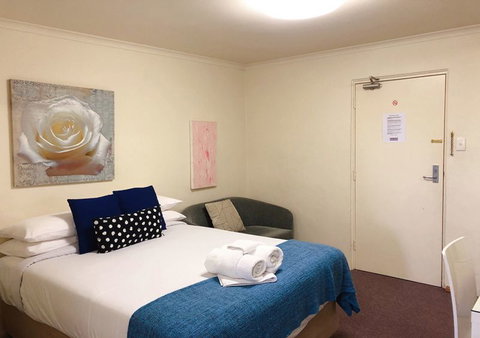 Canberra Short Term & Holiday Accommodation - Bed n Breakfasts 2