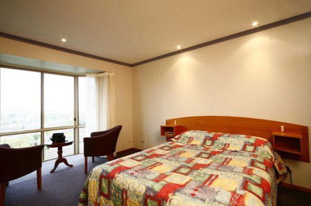 Blue Whale Motor Inn & Apartments - Local Tourism 0