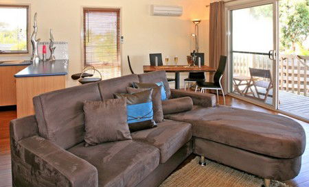 Anglesea Overboard Seaside Cottage - Local Tourism 5
