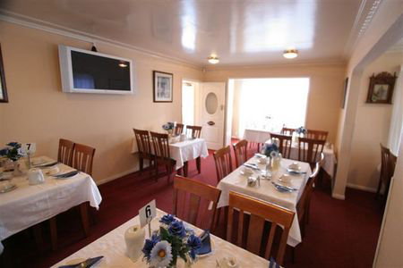 Canberran Lodge - Bed n Breakfasts 1