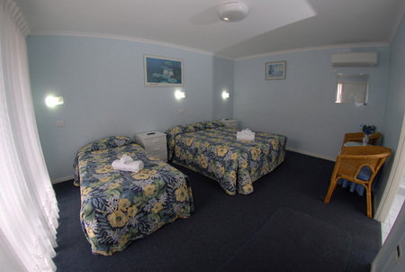 Canberran Lodge - Bed n Breakfasts 2