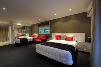 The Gateway Village Holiday Park - Accommodation Australia 0