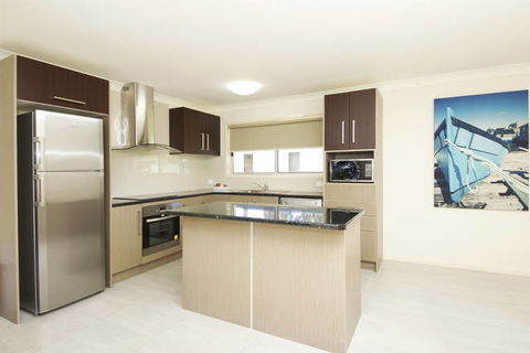 Lakeside Resort Forster - Local Tourism 8