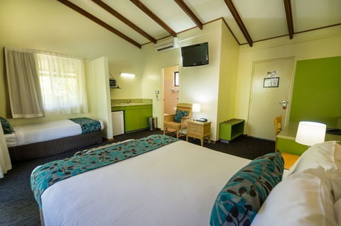 Palms City Resort - Accommodation Australia 1