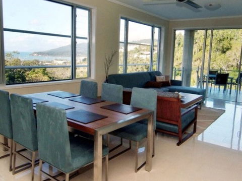 Summit Apartments Airlie Beach - Accommodation Australia 2