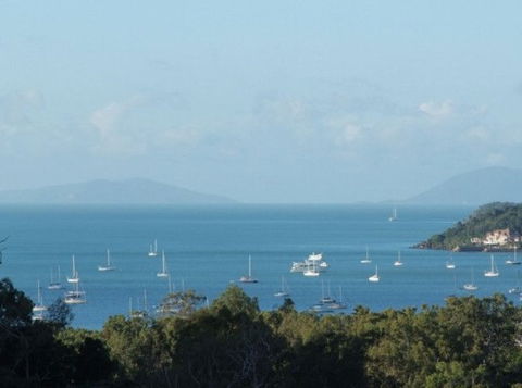 Summit Apartments Airlie Beach - Accommodation Australia 4