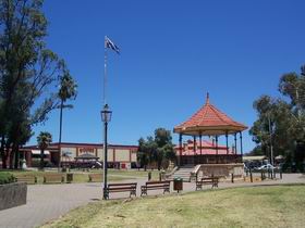 Gladstone Square - Local Tourism 0