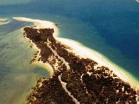Inskip Peninsula Recreation Area - Local Tourism 0